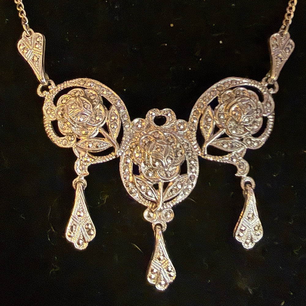 Elegant Silver marcasite Necklace